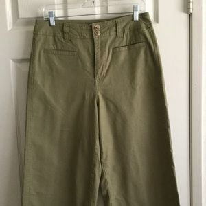 High-Waisted Wide Leg Capri in Olive